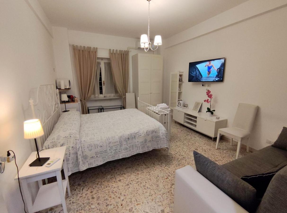 Sergio Tourist Rental Close Tiburtina Station Roma Exterior foto