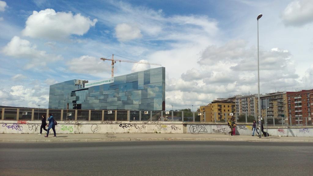 Sergio Tourist Rental Close Tiburtina Station Roma Exterior foto